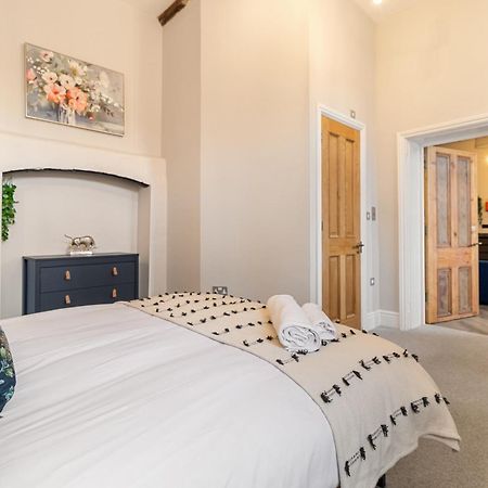 Whiskawaystays - Shaw Mews - Apartment 3 Worcester Bagian luar foto