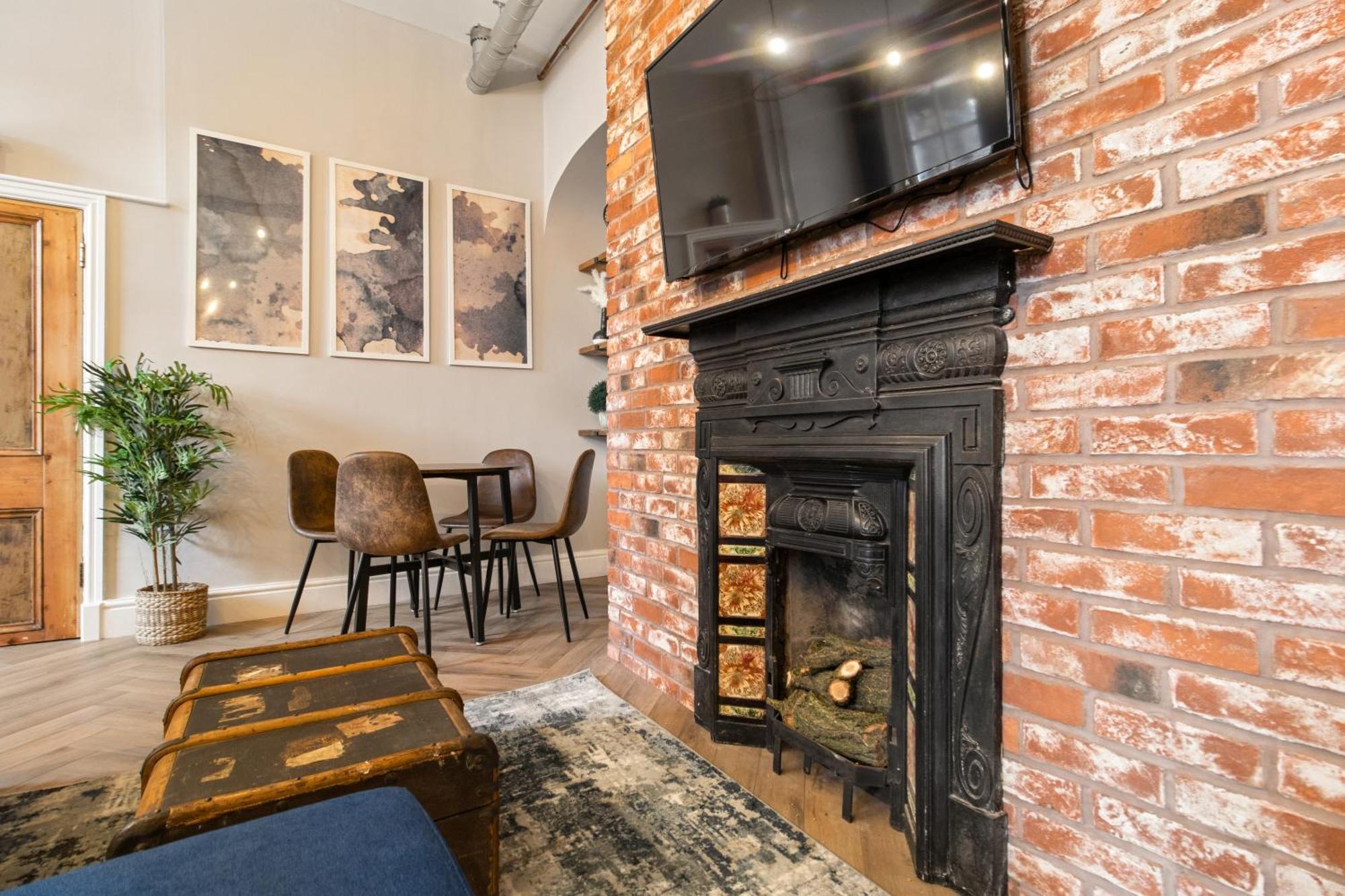 Whiskawaystays - Shaw Mews - Apartment 3 Worcester Bagian luar foto