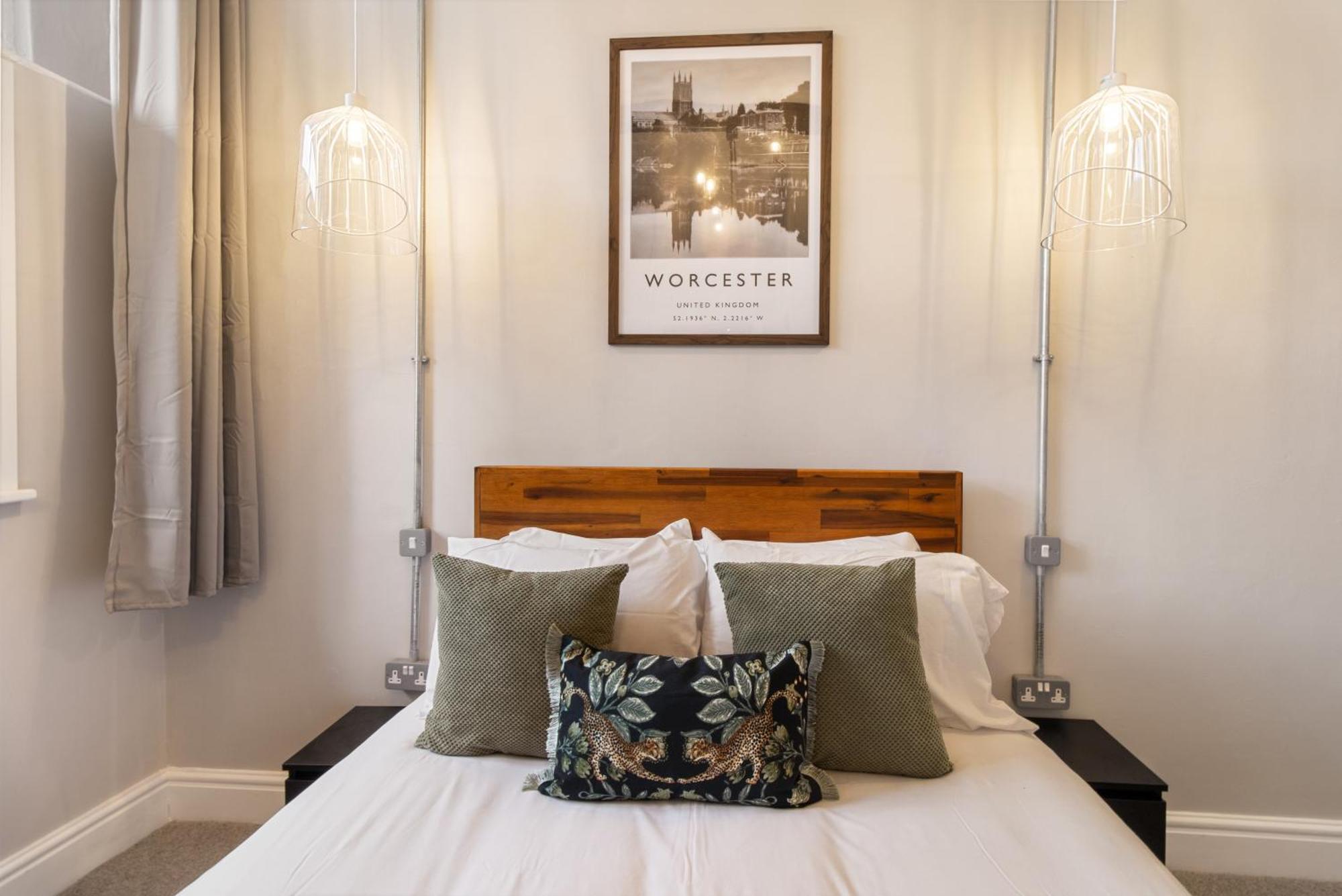 Whiskawaystays - Shaw Mews - Apartment 3 Worcester Bagian luar foto