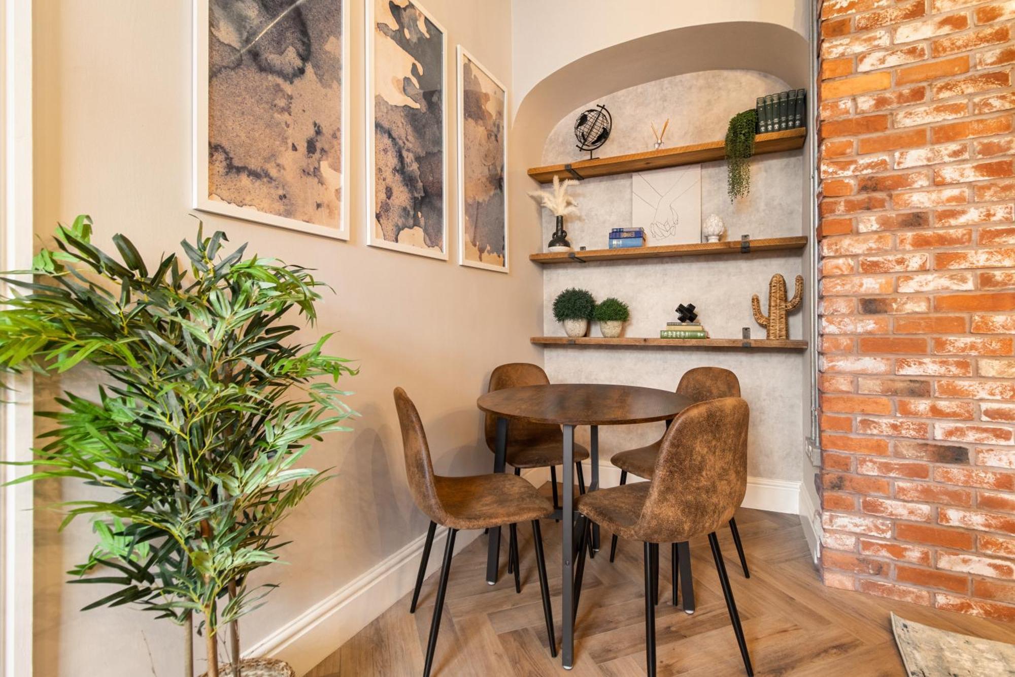 Whiskawaystays - Shaw Mews - Apartment 3 Worcester Bagian luar foto